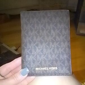 Unisex Michael Kors Brown Card Holder/ Wallet Sleek Design